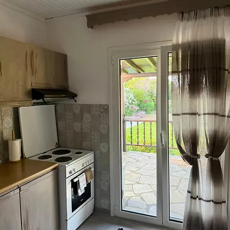 Dimitris بيت للعطل